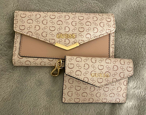 Guess beige logo envelope - logo,
